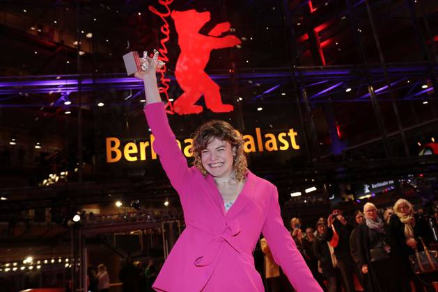 Thea Ehre, die Schauspielerin und BaerGewinnerin beim Fototermin am Berlinale Palast vom International Film Festival Berlinale am 25.02.2023 in Berlin Berlinale 2023- Gewinner Photo Call