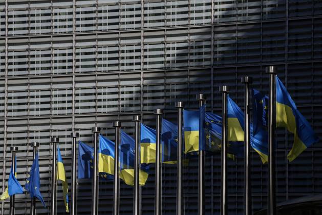 February 25, 2023, Brussels, Brussels Capital Region, Belgium: European and Ukrainian flags float outside the European Commission headquarters in occasion of the one-year anniversary of Russia s invasion of Ukraine in Brussels, Belgium, February 25, 2023. Brussels Belgium - ZUMAm177 20230225_zip_m177_015 Copyright: xValeriaxMongellix