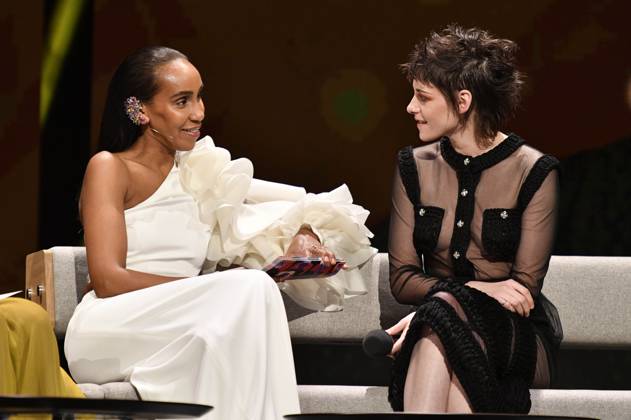 Hadnet Tesfai und Kristen Stewart bei der Closing Ceremony mit Preisverleihung auf der Berlinale 2023 73. Internationale Filmfestspiele Berlin im Berlinale Palast. Berlin, 25.02.2023