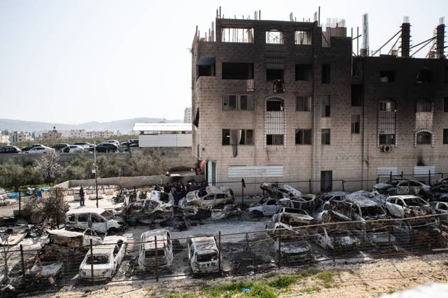 Bilder des Jahres 2023, News 02 Februar News Themen der Woche KW09 News Bilder des Tages February 28, 2023, Hawara, Palestine: Burned cars and sooted Palestinian house facade which was set on fire by Jewish settlers. Following a terror attack on Sunday in which two Israelis were killed by a Palestinian gunman, hundreds of Jewish settlers pursued revenge in the village of Hawara in a violent rampage. Hundreds of Palestinian cars were torched and over 30 buildings were set on fire. The event is referred to in Israel as the Hawara Pogromâ Hawara Palestine - ZUMAs197 20230228_zaa_s197_240 Copyright: xMatanxGolanx