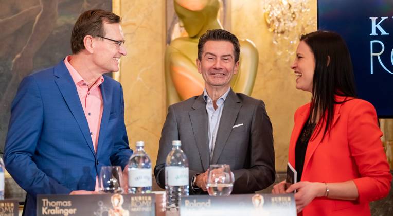 20230302 Kurier Romy Matinee WIEN, OESTERREICH - 02. MAERZ: KURIER Geschaeftsfuehrer Thomas Kralinger, ORF Generaldirektor Roland Weissmann und Profitaenzerin und Moderatorin Conny Kreuter waehrend der KURIER ROMY Matinee mit Einblick, Ausblick und detaillierter Information rund um die KURIER ROMY GALA 2023 am 02.03.2023 im Hotel Imperial Wien am 02. Maerz 2023 in Wien, Oesterreich. 230203_SEPA_17_015 Copyright: xIsabellexOuvrardx SEPAxMedia