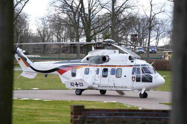 Kabinettklausur auf Schloss Meseberg Aktuell,06.03.2023 Schloss Meseberg, Helikopter des Bundeskanzler bei Verlassen der Klausurtagung des Bundeskabinetts im Gaestehaus auf Schloss Meseberg Meseberg Brandenburg