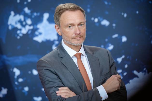 Kabinettklausur auf Schloss Meseberg Aktuell,06.03.2023 Schloss Meseberg, Bundesfinanzminister Christian Lindner (FDP) im Portrait bei den Pressekonferenz nach der Klausurtagung des Bundeskabinetts bei der Klausurtagung des Bundeskabinetts im Gaestehaus Schloss Meseberg Meseberg Brandenburg
