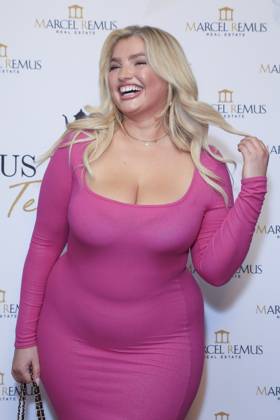 March 8, 2023, Beverly Hills, California, USA: BEVERLY HILLS, CA - MAR 8, 2023: Sarina Nowak at the Remus Pre Award Tea Time at The Beverly Hills Hotel. Beverly Hills USA - ZUMAg107 20230308_zep_g107_125 Copyright: xNinaxPrommerx