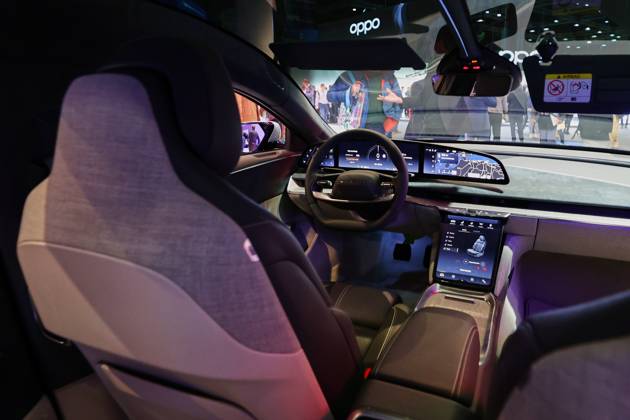 Lucid Motors And Tesla Motors Shows His Newest Technologies In The Mobile World Congress 23 BARCELONA, SPAIN - MARCH 11: The digital ecosystem of the Lucid Air, the longest range, fastest charging luxury electric car by Lucid Motors, an American electric vehicle company, that features a digital Glass Cockpit and a fingertip-activated Pilot Panel, exhibited during the Mobile World Congress 2023 on March 11, 2023, in Barcelona, Spain. Barcelona Catalonia Spain Copyright: xJoanxCrosx originalFilename: cros-notitle230311_npA2o
