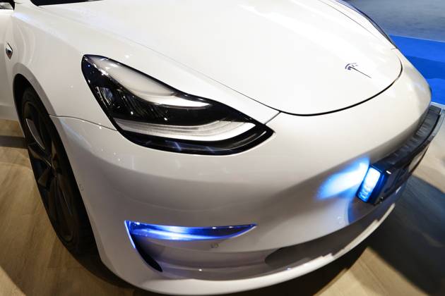 Lucid Motors And Tesla Motors Shows His Newest Technologies In The Mobile World Congress 23 BARCELONA, SPAIN - MARCH 11: A Tesla Model S, the newest model of the S series of the American multinational automotive and clean energy company, equipped to work as a police car with vehicle registration plate fast reading and detection, exhibited during the Mobile World Congress 2023 on March 11, 2023, in Barcelona, Spain. Barcelona Catalonia Spain Copyright: xJoanxCrosx originalFilename: cros-notitle230310_npqvN