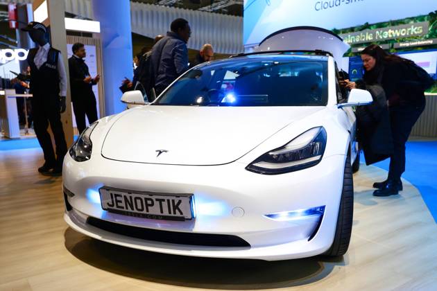 Lucid Motors And Tesla Motors Shows His Newest Technologies In The Mobile World Congress 23 BARCELONA, SPAIN - MARCH 11: A Tesla Model S, the newest model of the S series of the American multinational automotive and clean energy company, equipped to work as a police car with vehicle registration plate fast reading and detection, exhibited during the Mobile World Congress 2023 on March 11, 2023, in Barcelona, Spain. Barcelona Catalonia Spain Copyright: xJoanxCrosx originalFilename: cros-notitle230310_npPRG