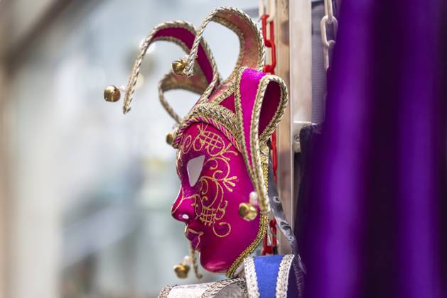IMAGO Creative, Gesellschaft, Fasching Venezianische Maske, Souvenir vom Kaarneval in Venedig, Italien, Europa