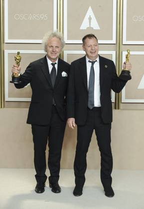 Charlie Mackesy, Matthew Freud in the press room for 95th Academy Awards - Photo Room, Dolby Theatre, Los Angeles, CA March 12, 2023. Photo By: Elizabeth Goodenough Everett Collection in the press room for 95th Academy Awards - Photo Room, Dolby Theatre, Los Angeles, CA March 12, 2023. Photo By: Elizabeth Goodenough Everett Collection PUBLICATIONXNOTxINxCANxCHNxFRAxITAxJPNxNORxPOLxRUSxESPxUKxUSA