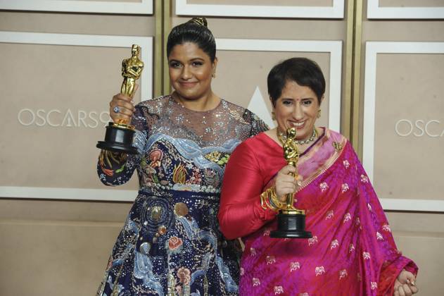 Kartiki Gonsalves, Guneet Monga in the press room for 95th Academy Awards - Photo Room, Dolby Theatre, Los Angeles, CA March 12, 2023. Photo By: Elizabeth Goodenough Everett Collection in the press room for 95th Academy Awards - Photo Room, Dolby Theatre, Los Angeles, CA March 12, 2023. Photo By: Elizabeth Goodenough Everett Collection PUBLICATIONXNOTxINxCANxCHNxFRAxITAxJPNxNORxPOLxRUSxESPxUKxUSA