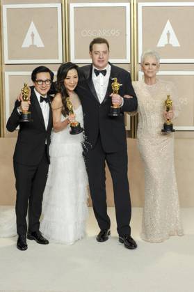 Ke Huy Quan, Michelle Yeoh, Jamie Lee Curtis, Brendan Fraser in the press room for 95th Academy Awards - Photo Room, Dolby Theatre, Los Angeles, CA March 12, 2023. Photo By: Elizabeth Goodenough/Everett Collection in the press room for 95th Academy Awards - Photo Room, Dolby Theatre, Los Angeles, CA March 12, 2023. Photo By: Elizabeth Goodenough/Everett Collection PUBLICATIONXNOTxINxCANxCHNxFRAxITAxJPNxNORxPOLxRUSxESPxUKxUSA