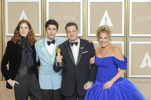 Leland Fraser, Holden Fraser, Brendan Fraser, Jeanne Moore in the press room for 95th Academy Awards - Photo Room, Dolby Theatre, Los Angeles, CA March 12, 2023. Photo By: Elizabeth Goodenough/Everett Collection in the press room for 95th Academy Awards - Photo Room, Dolby Theatre, Los Angeles, CA March 12, 2023. Photo By: Elizabeth Goodenough/Everett Collection PUBLICATIONXNOTxINxCANxCHNxFRAxITAxJPNxNORxPOLxRUSxESPxUKxUSA