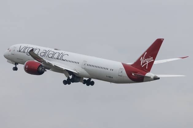 Die Boeing 787-9 Dreamliner (B789) der Fluglinie Virgin Atlantic (VS VIR) mit der Registrierung G-VNEW (MSN: 40956) startet vom Flughafen London Heathrow Airport (EGLL LHR). London Greater London Vereinigtes Königreich