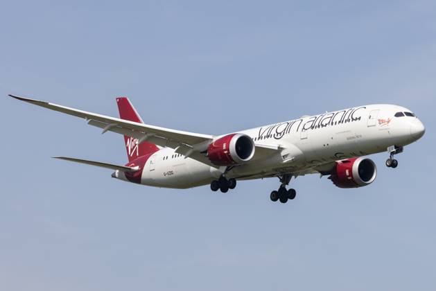 Die Boeing 787-9 Dreamliner (B789) der Fluglinie Virgin Atlantic (VS VIR) mit der Registrierung G-VZIG (MSN: 37969) landet am Flughafen London Heathrow Airport (EGLL LHR). London Greater London Vereinigtes Königreich