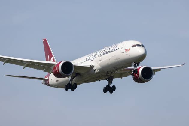 Die Boeing 787-9 Dreamliner (B789) der Fluglinie Virgin Atlantic (VS VIR) mit der Registrierung G-VMAP (MSN: 38047) landet am Flughafen London Heathrow Airport (EGLL LHR). London Greater London Vereinigtes Königreich