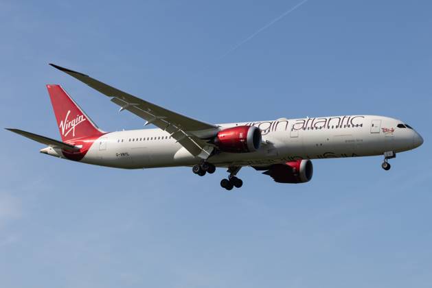 Die Boeing 787-9 Dreamliner (B789) der Fluglinie Virgin Atlantic (VS VIR) mit der Registrierung G-VNYL (MSN: 37981) landet am Flughafen London Heathrow Airport (EGLL LHR). London Greater London Vereinigtes Königreich