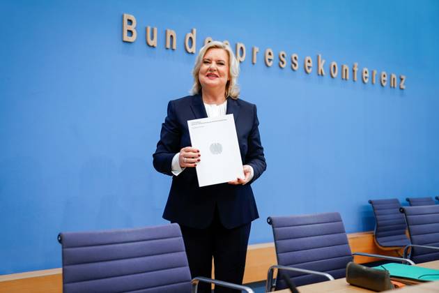 Bundespressekonferenz Vorstellung des Jahresberichtes 2022 der Wehrbeauftragten Aktuell,14.03.2023, Berlin, Eva Hoegl, Wehrbeauftragte des Deutschen Bundestages im Portrait bei der Vorstellung des Jahresberichtes 2022 der Wehrbeauftragten in der Bundespressekonferenz Berlin Berlin Deutschland