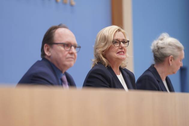 Bundespressekonferenz - Vorstellung des Jahresberichtes 2022 der Wehrbeauftragten Aktuell,14.03.2023, Berlin, Eva Hoegl, Wehrbeauftragte des Deutschen Bundestages bei der Vorstellung des Jahresberichtes 2022 der Wehrbeauftragten in der Bundespressekonferenz Berlin Berlin Deutschland