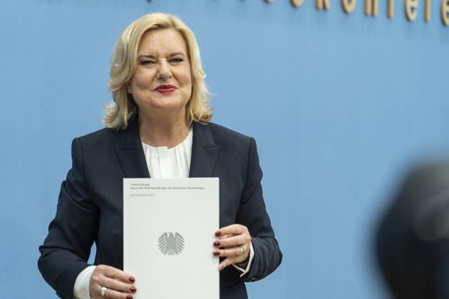 Bundespressekonferenz in Berlin - Vorstellung Jahresbericht 2022 der Wehrbeauftragten des Deutschen Bundestags Eva Högl ;Bundespressekonferenz in Berlin - Vorstellung Jahresbericht 2022 der Wehrbeauftragten des Deutschen Bundestags Eva Högl , Berlin Berlin Deutschland Haus der Bundespressekonferenz
