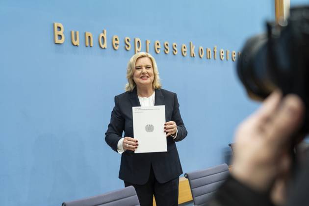 Bundespressekonferenz in Berlin - Vorstellung Jahresbericht 2022 der Wehrbeauftragten des Deutschen Bundestags Eva Högl ;Bundespressekonferenz in Berlin - Vorstellung Jahresbericht 2022 der Wehrbeauftragten des Deutschen Bundestags Eva Högl , Berlin Berlin Deutschland Haus der Bundespressekonferenz