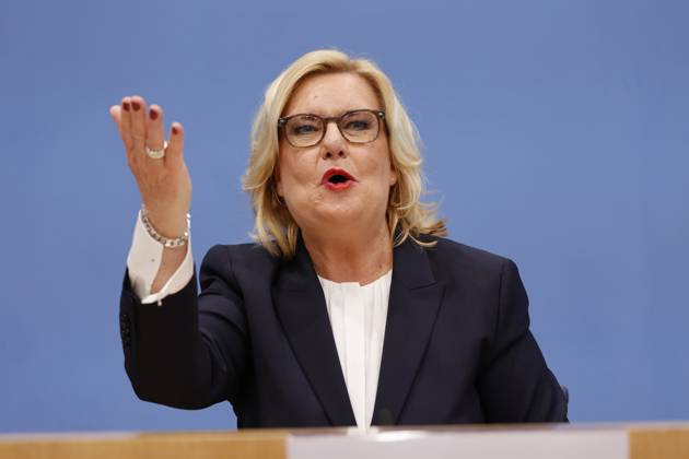 Eva Högl, Wehrbeauftragte des Deutschen Bundestages, Deutschland, Berlin, Bundespressekonferenz, Thema: Vorstellung des Jahresberichtes 2022