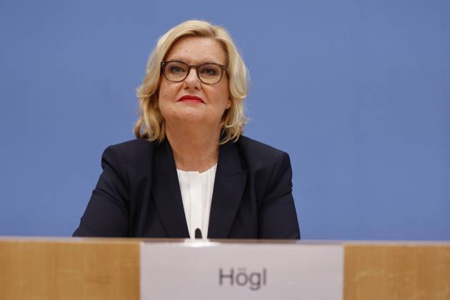 Eva Högl, Wehrbeauftragte des Deutschen Bundestages, Deutschland, Berlin, Bundespressekonferenz, Thema: Vorstellung des Jahresberichtes 2022