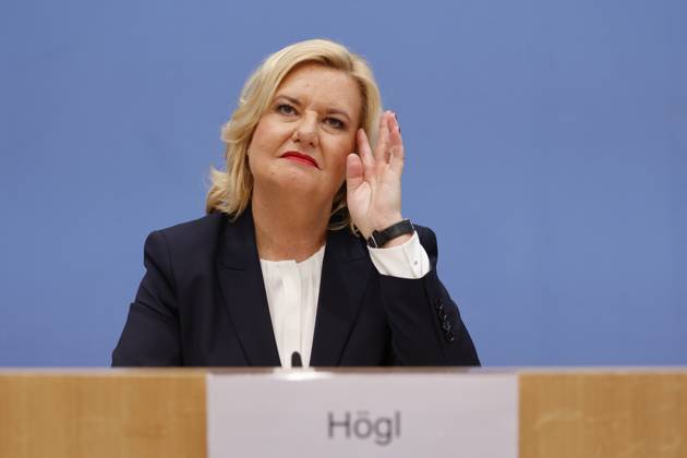 Eva Högl, Wehrbeauftragte des Deutschen Bundestages, Deutschland, Berlin, Bundespressekonferenz, Thema: Vorstellung des Jahresberichtes 2022