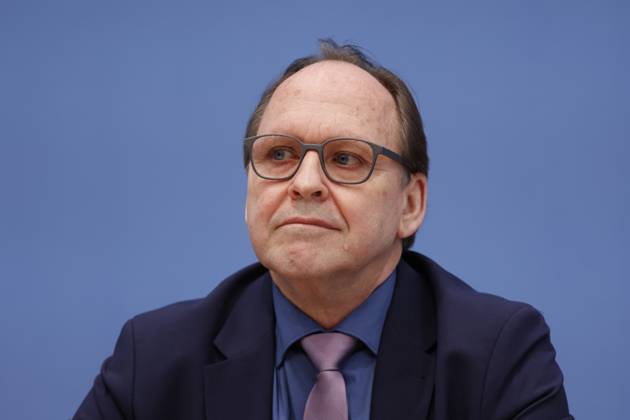 Hans-Ulrich Gerland, Leitender Beamter, Deutschland, Berlin, Bundespressekonferenz, Thema: Vorstellung des Jahresberichtes 2022
