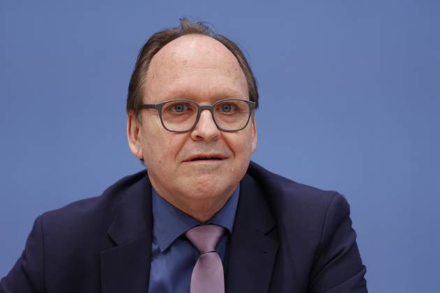Hans-Ulrich Gerland, Leitender Beamter, Deutschland, Berlin, Bundespressekonferenz, Thema: Vorstellung des Jahresberichtes 2022