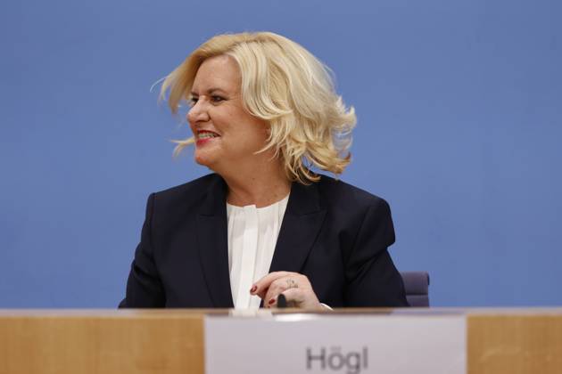 Eva Högl, Wehrbeauftragte des Deutschen Bundestages, Deutschland, Berlin, Bundespressekonferenz, Thema: Vorstellung des Jahresberichtes 2022