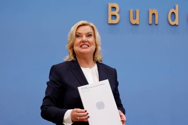 Eva Högl, Wehrbeauftragte des Deutschen Bundestages, Deutschland, Berlin, Bundespressekonferenz, Thema: Vorstellung des Jahresberichtes 2022