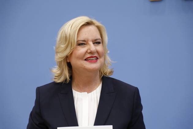 Eva Högl, Wehrbeauftragte des Deutschen Bundestages, Deutschland, Berlin, Bundespressekonferenz, Thema: Vorstellung des Jahresberichtes 2022