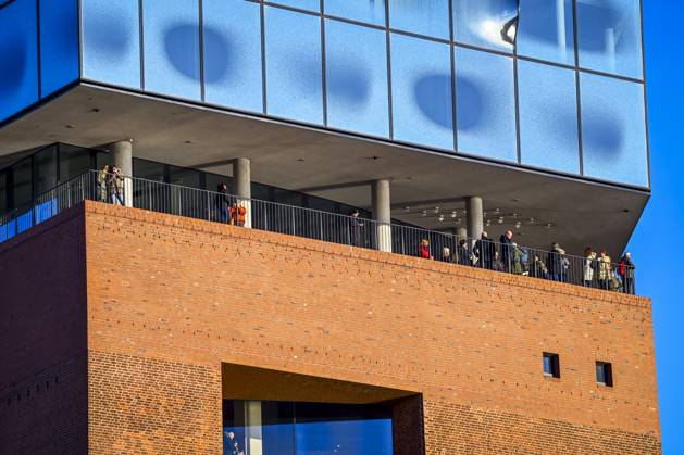 Plaza der Elbphilharmonie in der Hafencity von Hamburg, Deutschland, Europa