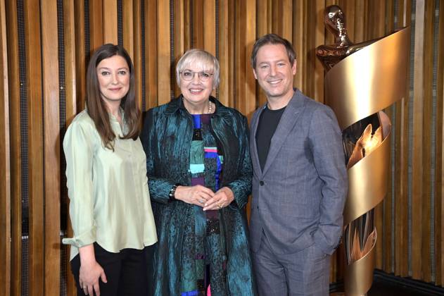 Alexandra Maria Lara, Claudia Roth und Florian Gallenberger bei der Bekanntgabe der Nominierungen für den Deutschen Filmpreis 2023 im Kino International. Berlin, 24.03.2023
