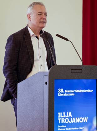 Ilija Trojanow ehemaliger Preisträger hält die Laudatio bei der Preisverleihung 38. Mainzer Stadtschreiber Literaturpreis im Kurfürstlichen Schloss zu Mainz 24.03.23