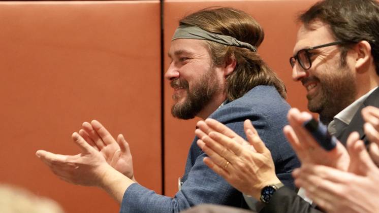 26.03.2023; Berlin, Deutschland, Europa, Welt Verleihung der Green Future Club Nachhaltigkeitspreise: Der Green Concept Award und der Green Product Award wurden ins Leben gerufen, um Produkte, Konzepte und Dienstleistungen auszuzeichnen, die in den Bereichen Nachhaltigkeit, Innovation und Design überzeugen. Start-ups und gegründete Unternehmen konnten sich für den Green Product Award bewerben, während der Green Concept Award visionäre Konzepte von Studenten und Absolventen prämierte. Insgesamt wurden in 14 Kategorien Preise vergeben, darunter Architektur & Tiny Houses, Mode, Mobilität und Sport. Ort: Die Nordischen Botschaften - Felleshus