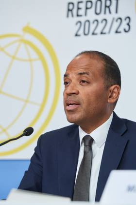Markus N. Beeko, Generalsekretaer von Amnesty International in Deutschland, am 27.03.2023 bei der Vorstellung des Amnesty International Reports 2022 23 in Berlin. Krieg, Krisen und Unterdrueckung haben laut dem juengsten Amnesty-Report im vergangenen Jahr weltweit zu Massenprotesten gefuehrt. Zugleich waren mit 103 Millionen Menschen so viele auf der Flucht wie nie zuvor, wie aus dem am Dienstag in Berlin veroeffentlichten Bericht der Menschenrechtsorganisation hervorgeht. Massenproteste habe es unter anderem im Iran, in Peru, China und zuletzt in Georgien gegeben. Der Report dokumentiert die Menschenrechtslage in 156 Staaten. (Siehe epd-Meldung vom 28.03.2023) EDITORIAL USE ONLY