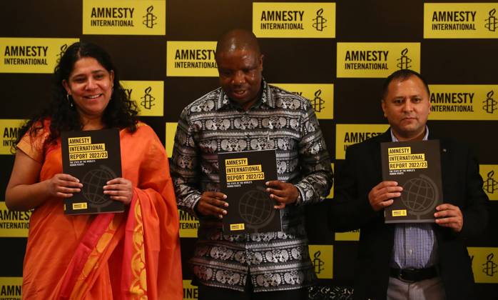 Amnesty s Global Annual Report 2022 2023 Regional Launch In Colombo Deprose Muchena, (C) Amnesty International Senior Director during a regional launch of Amnesty s global annual report 2022 2023 in Colombo, Sri Lanka on March 28, 2023. Colombo Sri Lanka  Copyright: xPradeepxDambaragex originalFilename: dambarage-amnestys230328_npgvg.jpg