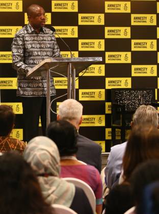 Amnesty s Global Annual Report 2022 2023 Regional Launch In Colombo Deprose Muchena, Amnesty International Senior Director speaks during a regional launch of Amnesty s global annual report 2022 2023 in Colombo, Sri Lanka on March 28, 2023. Colombo Sri Lanka  Copyright: xPradeepxDambaragex originalFilename: dambarage-amnestys230328_npm5n.jpg