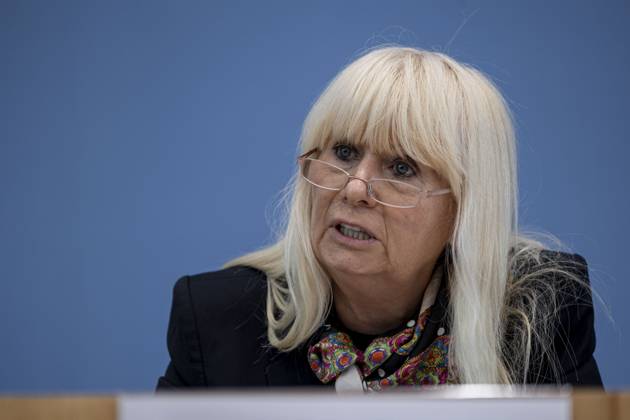 Iris Spranger, Vorsitzende der Innenministerkonferenz (IMK) und Senatorin fâˆöºr Inneres, Digitalisierung und Sport in Berlin in der Bundespressekonferenz in Berlin, 30.03.2023. Berlin Deutschland