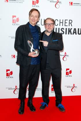 GEMA MusikautorInnenpreis 2023 Volker Bertelmann und Bjarne Maedel beim 14. GEMA MusikautorInnenpreis im Ritz Carlton am 30.03.2023 in Berlin. Copyright: xEventpressxKochanx
