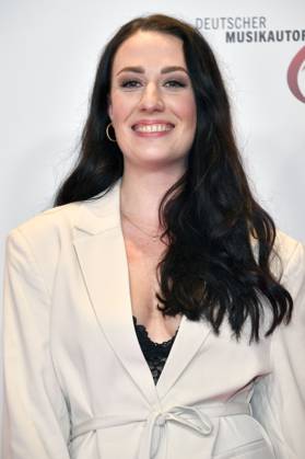 Karolina Schrader beim 14. Deutschen Musikautor*innenpreis der GEMA 2023 im Hotel The Ritz-Carlton. Berlin, 30.03.2023