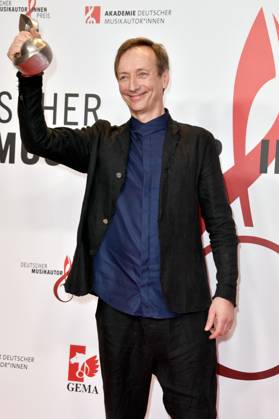 Volker Bertelmann beim 14. Deutschen Musikautor*innenpreis der GEMA 2023 im Hotel The Ritz-Carlton. Berlin, 30.03.2023