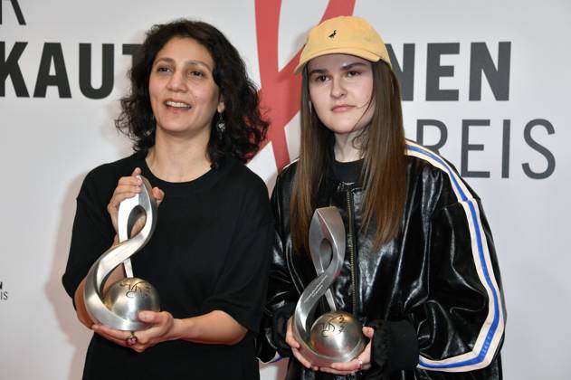 Farzia Fallah und Luna beim 14. Deutschen Musikautor*innenpreis der GEMA 2023 im Hotel The Ritz-Carlton. Berlin, 30.03.2023