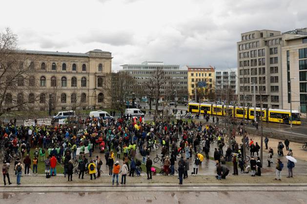 Demo der Bewegung Fridays for Future gegen die Klimaschutz Ergebnisse der Sitzung des Koalitionsausschusses vor dem Verkehrsministerium am 31.03,23 in Berlin Fridays for Future Demo gegen Klimaschutz Gesetz in Berlin