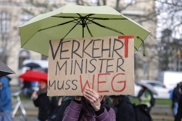 Fridays for future Demo Berlin, 31.03.2023 - Fridays for Future Demonstration am Bundesverkehrsministerium fuer die Einhaltung von Klimazielen und den Ruecktritt von Verkehrsminister Volker Wissing am Bundesverkehrsministerium. Berlin Berlin Deutschland