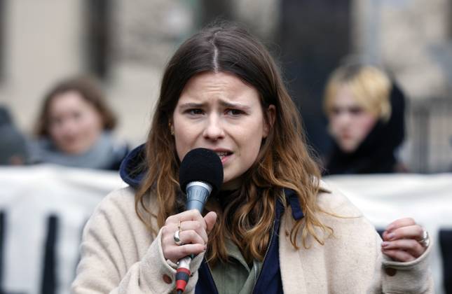 Luisa Neubauer Berlin, 31.03.2023 - Luisa Neubauer spricht waehrend einer Demonstration von Fridays for Future fuer die Einhaltung von Klimazielen. Berlin Berlin Deutschland