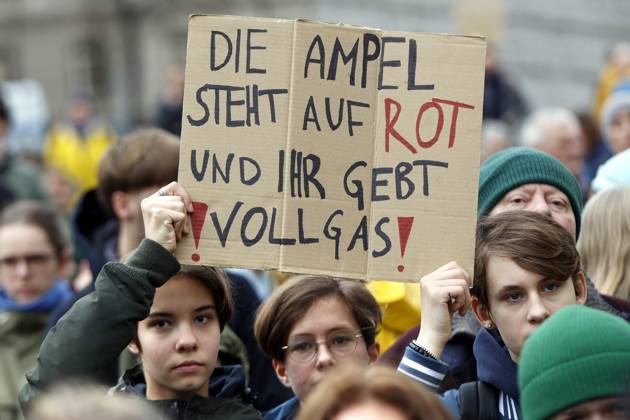 Fridays for future Demo Berlin, 31.03.2023 - Fridays for Future Demonstration am Bundesverkehrsministerium fuer die Einhaltung von Klimazielen und den Ruecktritt von Verkehrsminister Volker Wissing am Bundesverkehrsministerium. Berlin Berlin Deutschland
