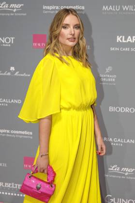 Marie von den Benken bei der Verleihung des Deutschen Kosmetikpreises Gloria 2023 im Rahmen der Beauty Düsseldorf in Halle 10 auf dem Messegelände. Düsseldorf, 01.04.2023 Foto:xR.xSchmiegeltx xFuturexImage