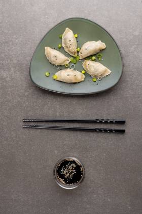IMAGO Creative, Food, Dumplings Overhead view of dumplings, soy sauce and chopsticks on grey background Overhead view of dumplings, soy sauce and chopsticks on grey background. Asian tasty home cooked food and healthy eating., model released, , property released, Cape Town, South Africa, 14.07.2022, 3766877.jpg, overhead view,dumpling,soy sauce,chopstick,grey background,asian,tasty,home,cooked,food,healthy eating,delicious,meal,gourmet,fresh,cuisine,dinner,snack,lunch,cooking,sweet,diet,nutrition,healthy,dessert,dish,organic,ingredient,eat,fruit,meat,overhead,view,soy,sauce,grey,background,eating